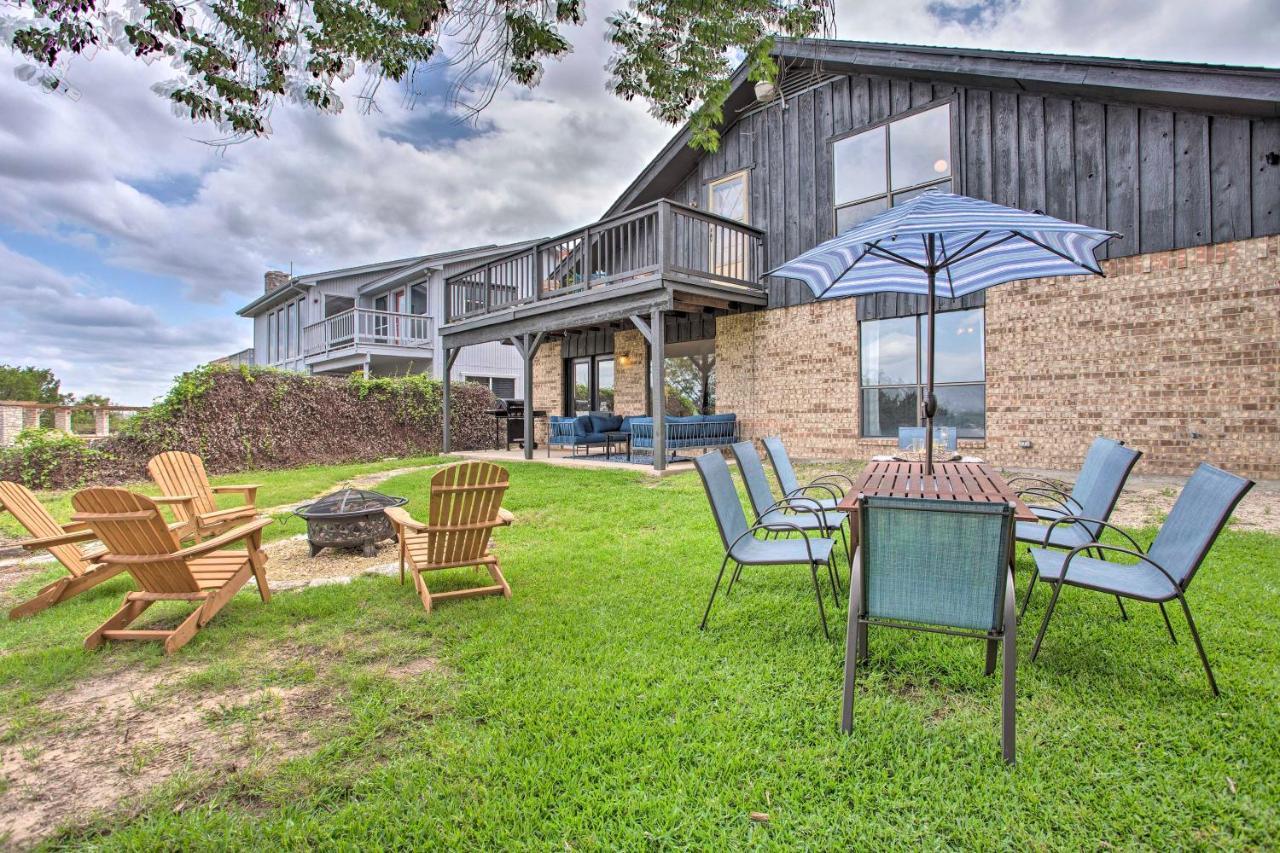 Chic Lakefront Granbury Getaway With Private Dock! Exterior foto